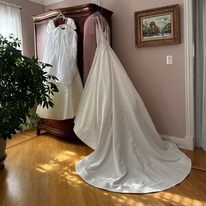 Elegant White Bridal Gown with Veil